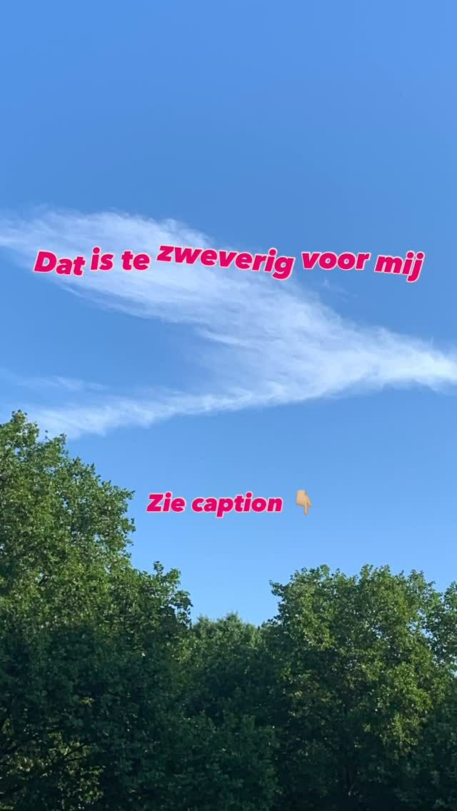 Wanneer mensen zeggen over hypnotherapie: “dat is te zweverig voor mij” ben ik benieuwd waarom ze dat vinden. 

Ze begrijpen dan veelal niet hoe het werkt, of hebben er verkeerde beelden bij.

Een aantal veel voorkomende redenen hiervan zijn:

1. Associatie met toneelhypnose. Hier worden mensen vooraf geselecteerd om als een kip zonder kop op het podium rond te rennen. Dit heeft niets met de hypnose te maken waar een professionele hypnotherapeut mee werkt. 
Door dit beeld is men bang de controle kwijt te raken, wat dus volkomen onterecht is. 
(Natuurlijk moet je wel een goed gediplomeerde hypnotherapeut uitkiezen, niet een die het in een weekend of cursus van een paar maanden of een jaar geleerd heeft). 

2. Hypnotherapie werkt op een ander niveau dan alleen maar praten. Het werkt via de diepe ontspanning op het onbewuste niveau. Dat is voor sommige mensen abstract, ze kunnen het niet vastpakken of beredeneren en dan omschrijven ze het als “vaag” of “zweverig”. Terwijl het juist diepgaand  en doelgericht werkt.

3. Het confronteert.
Er zijn mensen die het liefst de confrontatie met zichzelf uit de weg gaan, en met hypnotherapie ga je naar de kern, en ook naar delen van jezelf die je weg hebt gestopt. Sommigen noemen dit dan zweverig omdat ze er niet mee geconfronteerd willen worden, er bang voor zijn. 

De manier waarop ik werk hoef je hier totaal niet bang voor te zijn, je kunt dan ook merken dat je jarenlang ergens bang voor was wat er gewoon helemaal niet (meer) is. 
En naderhand voel je dat je een stuk van jezelf terug hebt gevonden, je bent meer heel. Dit is ook letterlijk zo, tijdens een traumatische of heftige gebeurtenis trekt dat deel van jou wat dat meemaakt zich terug, en als je dit weer terugvindt is dat heel emotioneel en waardevol. 

4. Gevoelens wegstoppen. mensen kunnen hun gevoelens weggestopt hebben, liever niet willen voelen. Liever alles verstandelijk benaderen, rationaliseren. Dit heeft natuurlijk ook een reden maar dat kan ervoor zorgen dat ze alles waarvan ze onbewust het gevoel hebben dat dit hen in contact gaat brengen met hun gevoel, ze dat gauw afdoen met “ zweverig” om er niet mee geconfronteerd te hoeven worden. 
#hypnotherapie